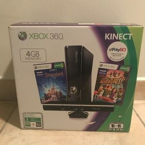 Xbox 360 4G with Kinect Sensor and controllers